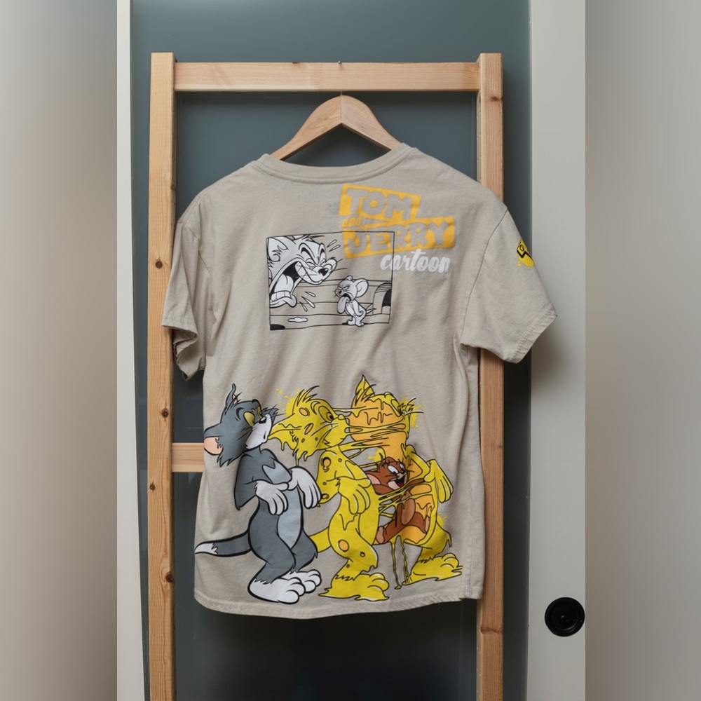Tom and Jerry graphic T-shirt - Picture 6 of 9